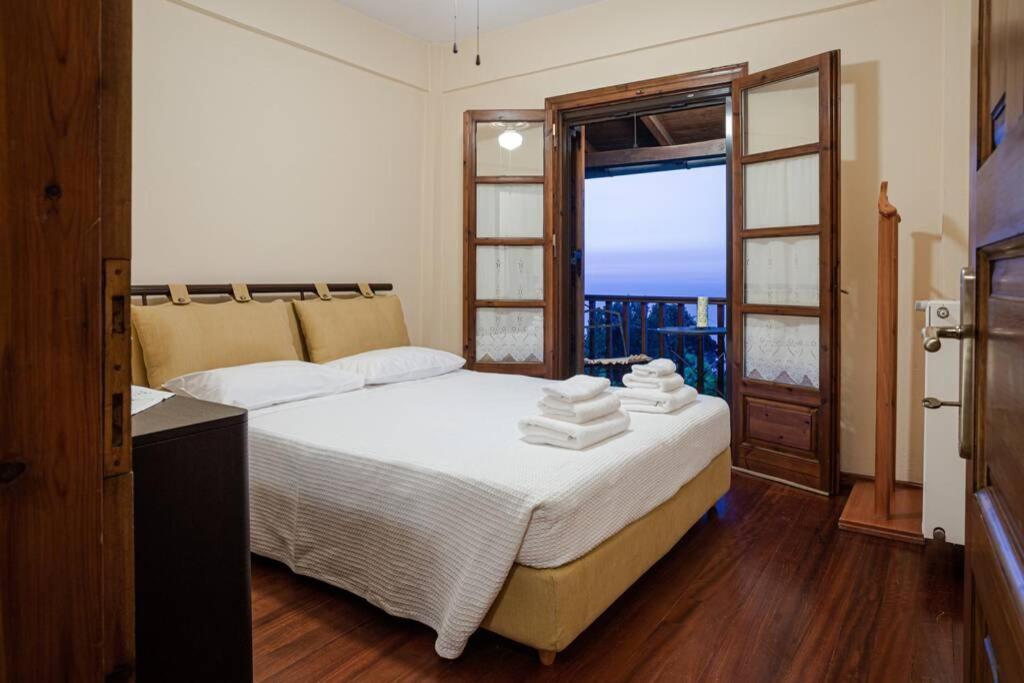 Deja Blue Villa Mourésion Екстериор снимка